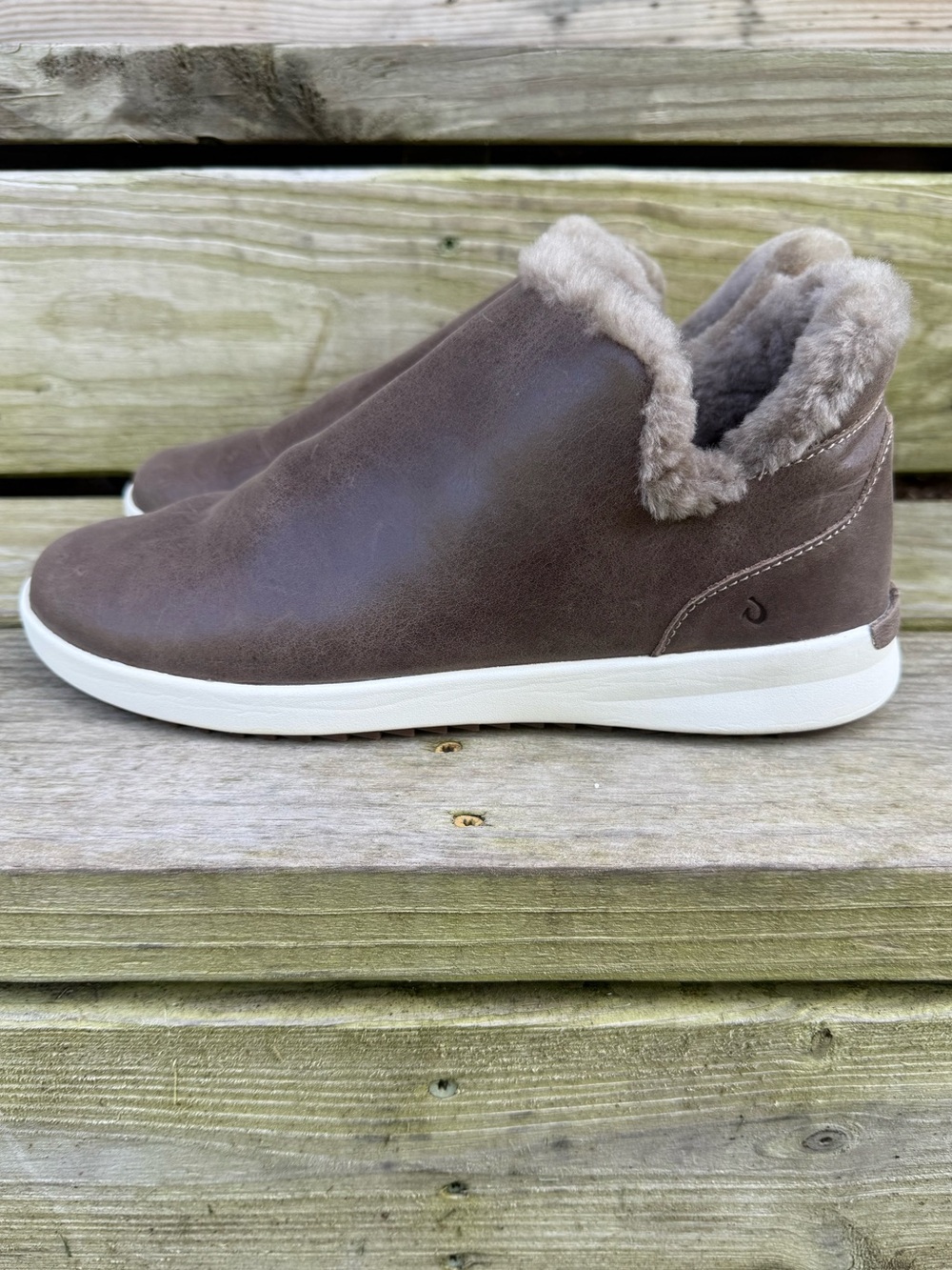 Olukai Malua Hulu Leather Slip On Shearling Fur Lined Shootie Nubuck Waterproof